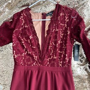 Lulus Lace Bodycon dress